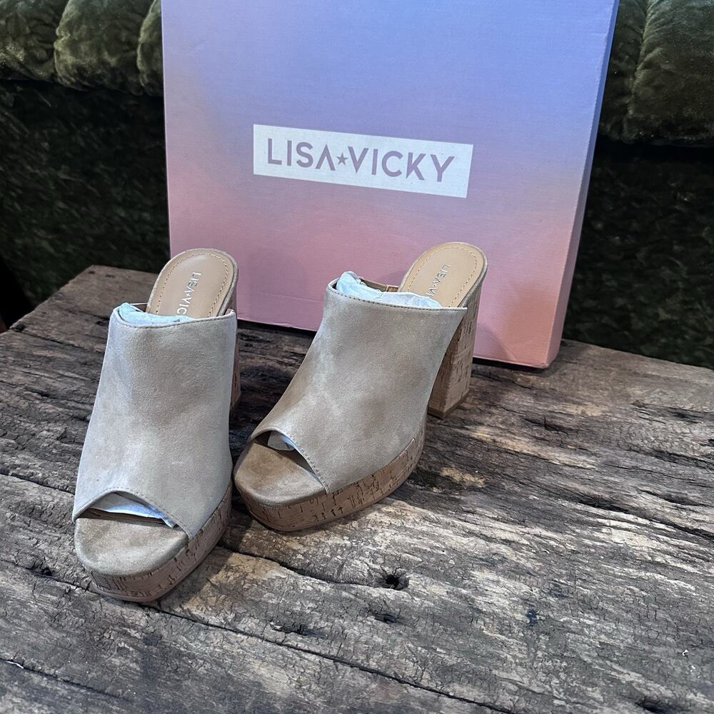 New in Box Tan Camel Suede Mule Slide Women's 6 Lisa Vicky JOY-V